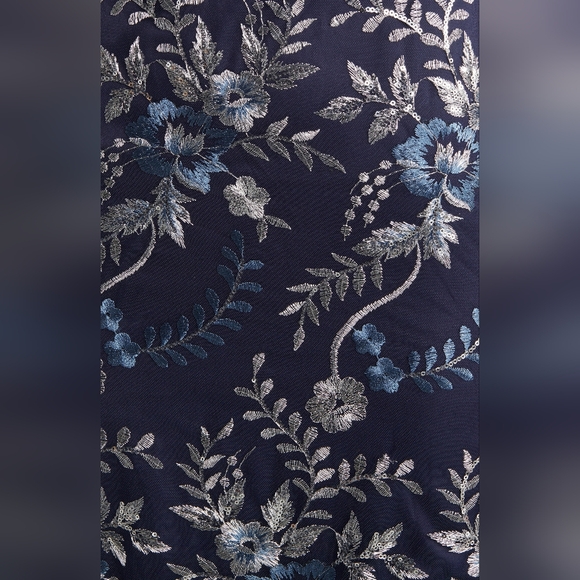 NWT Eliza J Floral Sequin Embroidered Sheer Yoke Gown in Navy, SZ 2 - Picture 6 of 6